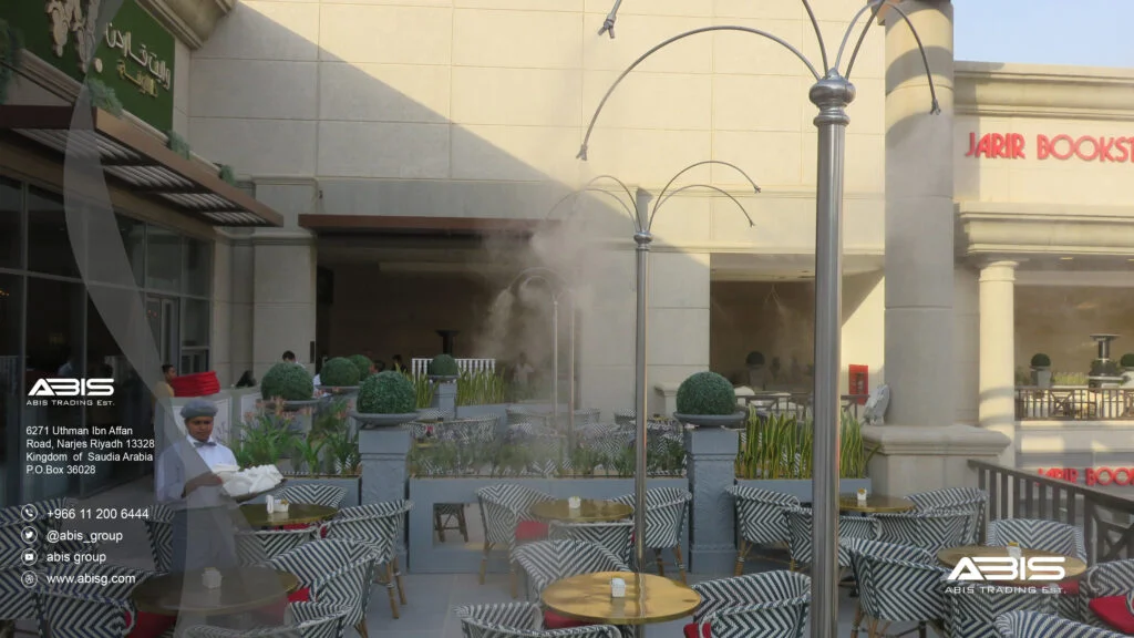 أعمدة ضباب لرش رذاذ الماء لتبريد الأماكن المفتوحة و الحدائق من شركة أبيس